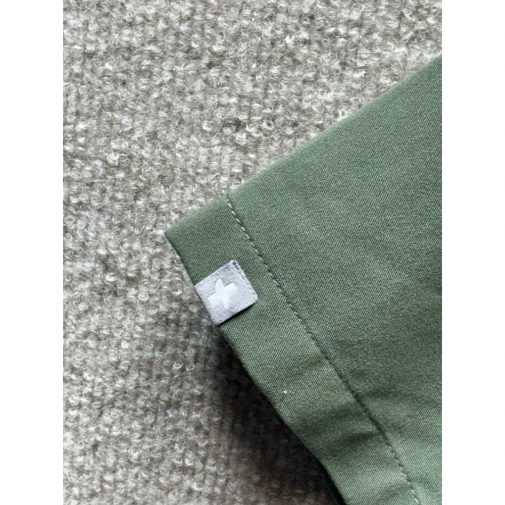FIGS Technical Collection Olive Green V-Neck Scrub Top Small Mens Medical EUC